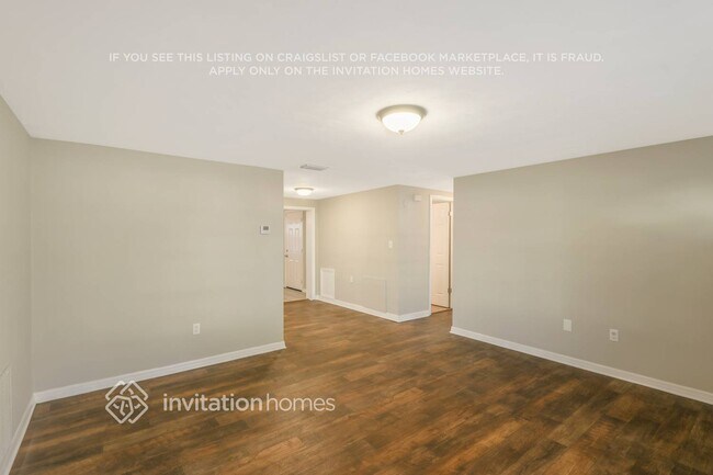 Building Photo - 10824 Oakdale Ave