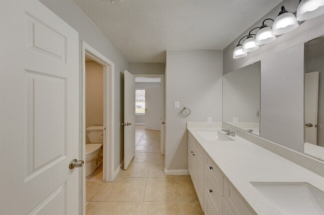 Building Photo - 16926 Manowar Ln