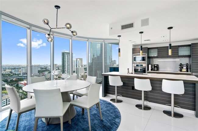 Building Photo - 200 Biscayne Blvd Way