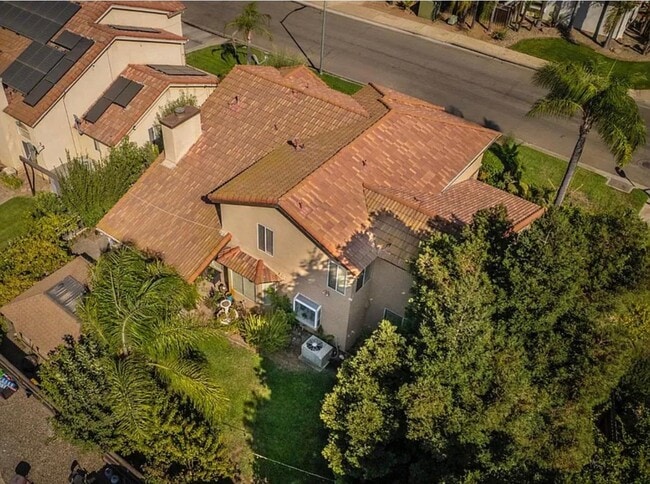 Building Photo - 5742 W Palo Alto Ave