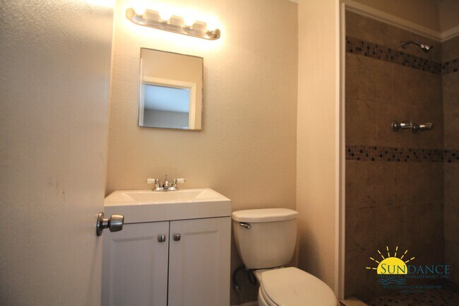 Building Photo - Renovated 3 Bedroom Home in Mary Esther
