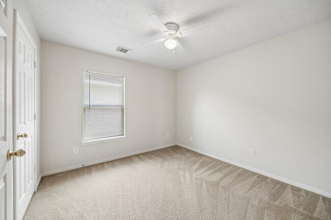 Building Photo - 8022 Indian Desert Dr