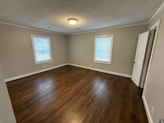 Master Bedroom - 5811 Queen Alice