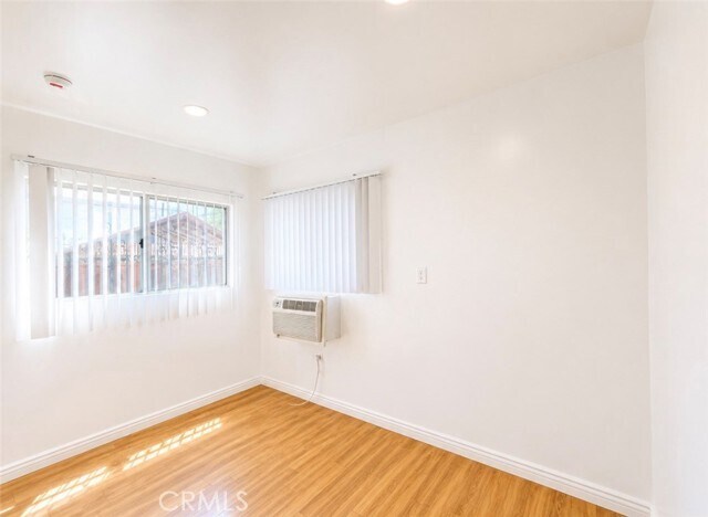 Building Photo - 1372 W 36th St
