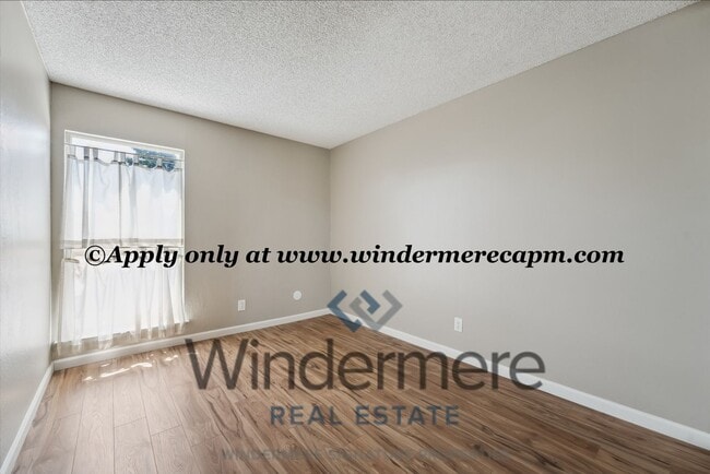 Building Photo - Easy Living in a Cozy West Sac Community!