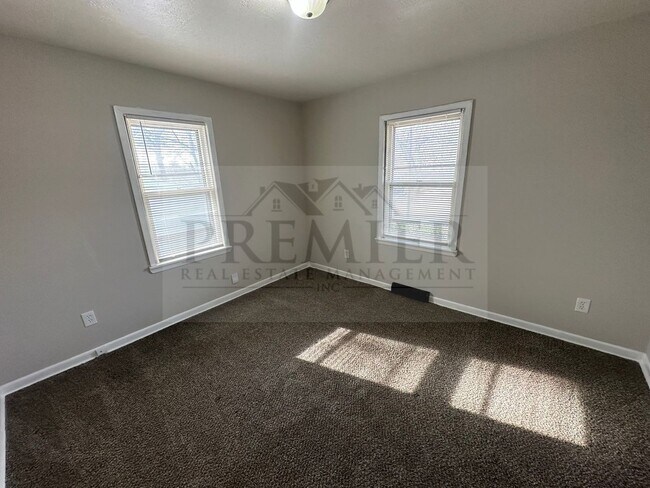 Building Photo - 107 S Arlington Ave