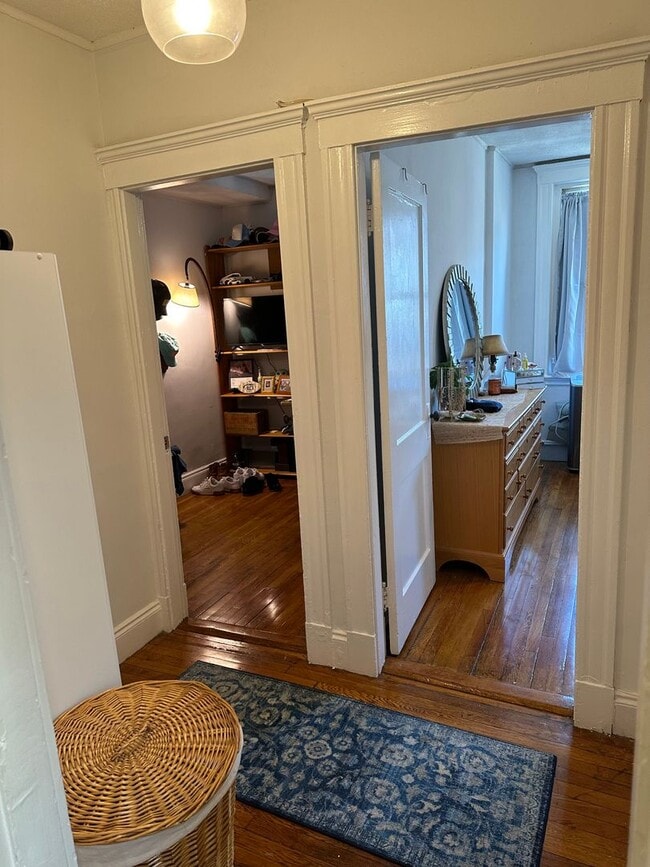 Building Photo - Don't miss out on this amazing deal!