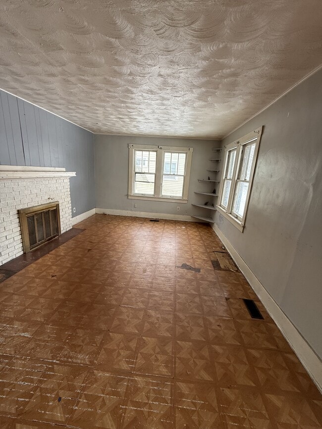 Building Photo - 1512 N Walnut Grove Ave