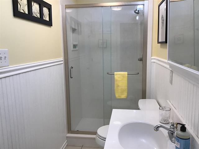 Building Photo - 405 S Lakewood Cir