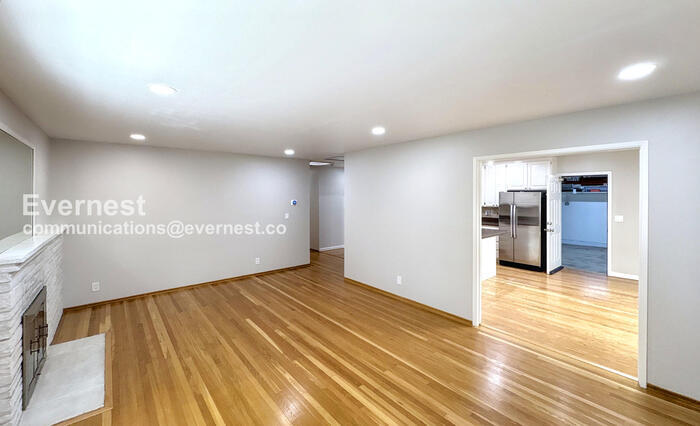 Building Photo - 736 Durshire Way