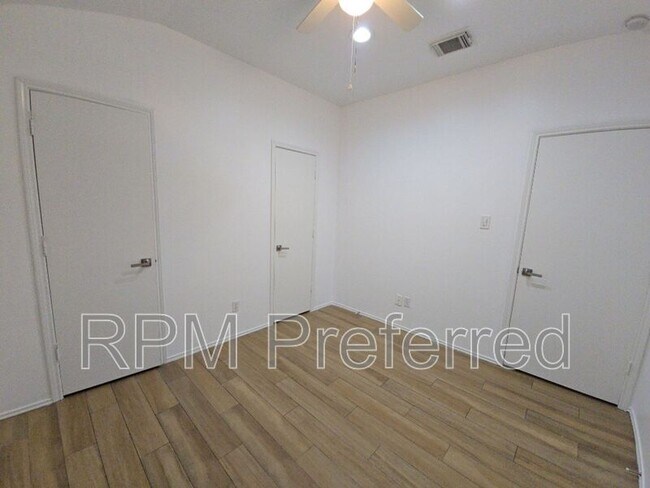 Building Photo - 8111 Sanford St