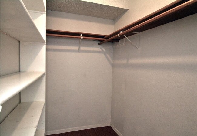 Building Photo - 3839 Dry Creek Dr