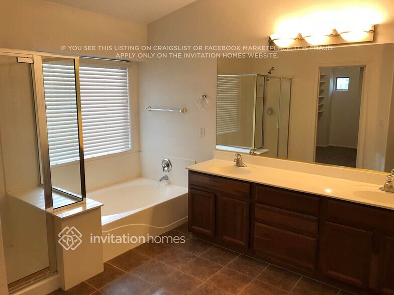 Building Photo - 16647 W Garfield St