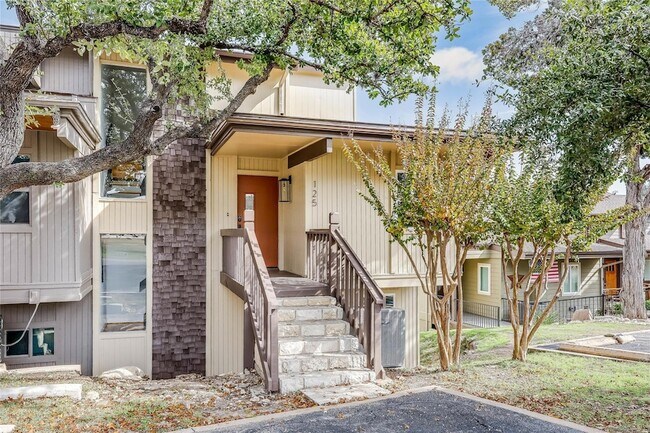 Building Photo - 125 Comanche Dr