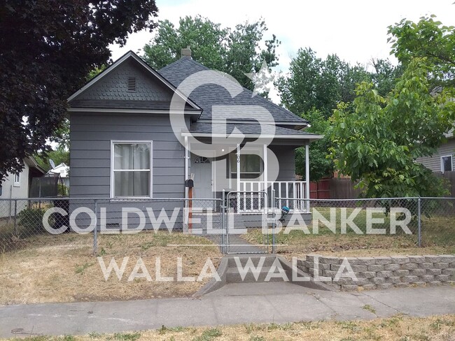 Primary Photo - Charming 2 bedroom 1 bath single family house