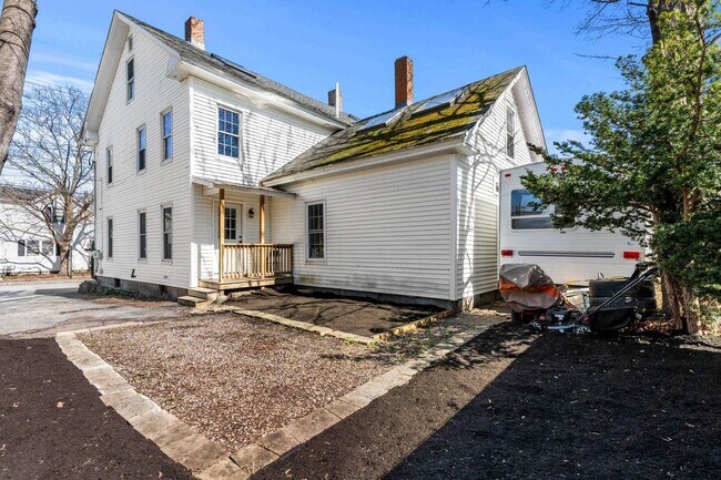 Building Photo - 95 Rumford St