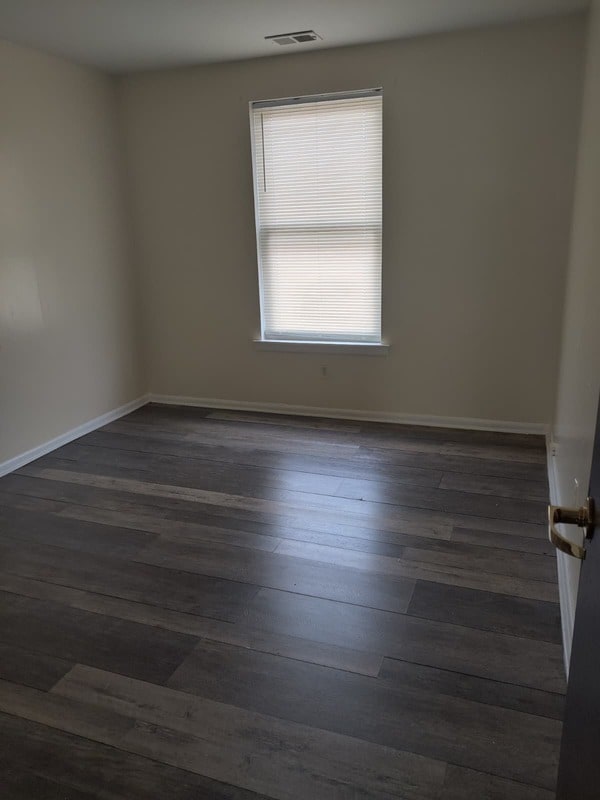 Building Photo - 2721 S 76th St