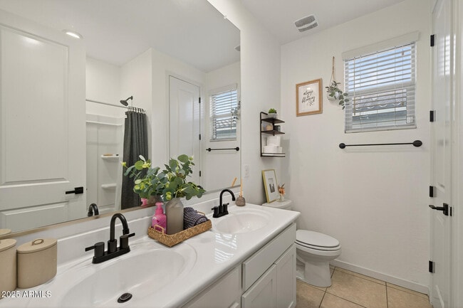 Building Photo - 36810 N Camarillo Dr