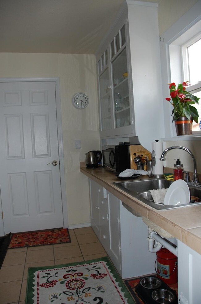 Kitchen - 411 W 19th St