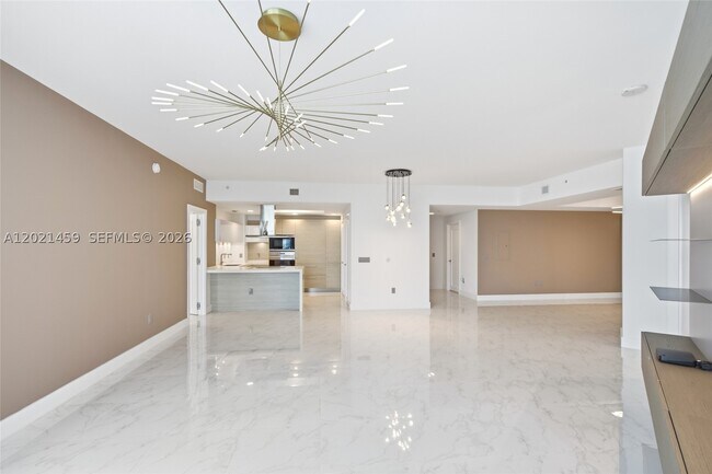 Building Photo - 17301 Biscayne Blvd