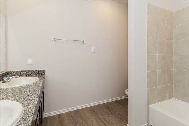 Building Photo - 15252 Estrella Rd E