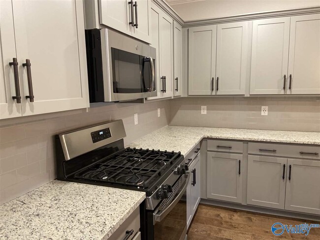 Building Photo - 440 Legend Oak Way SW