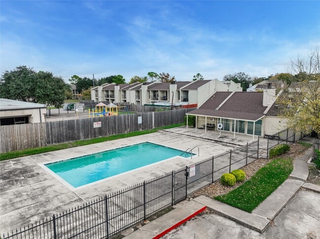 Building Photo - 10075 Westpark Dr