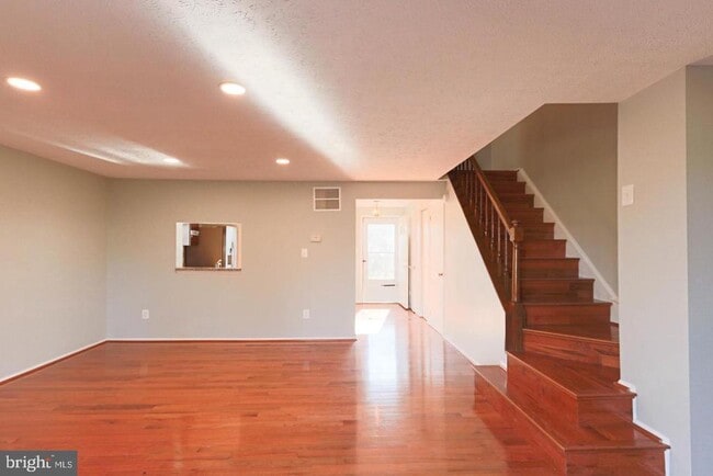 Building Photo - 3804 Bonnybridge Pl