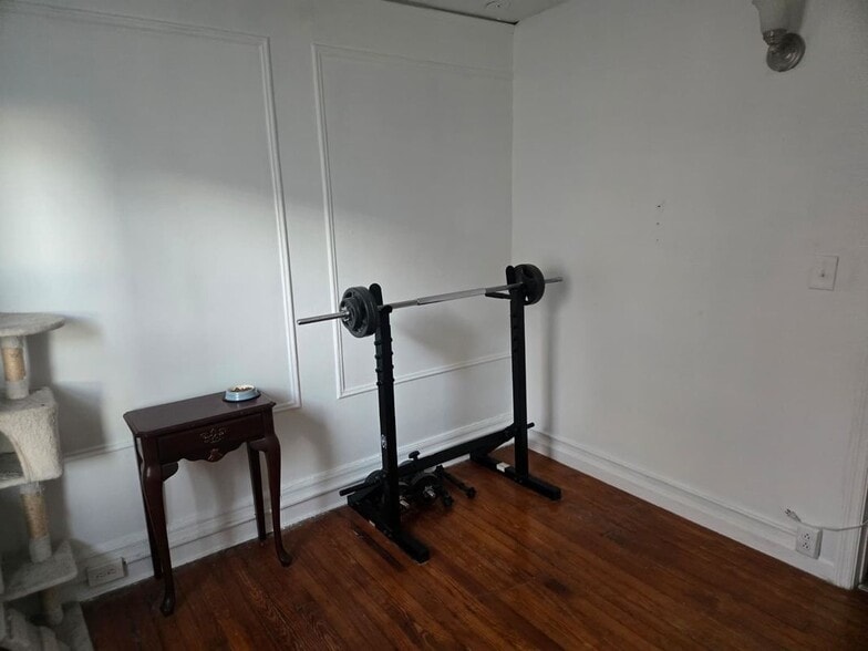 Building Photo - 144-146 Mapes Avenue, 3