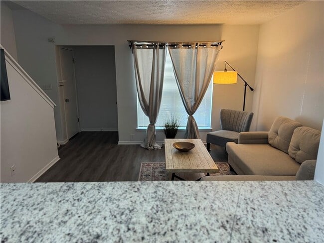 Building Photo - 6810 Glenridge Dr