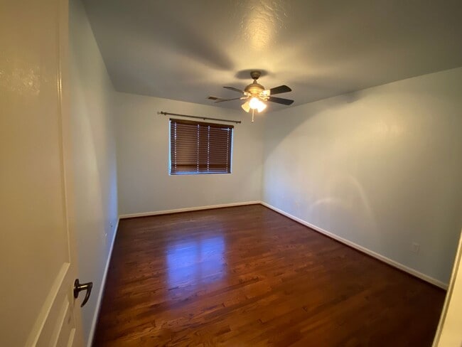 Building Photo - Big beautiful Home for rent in Visalia, Ca