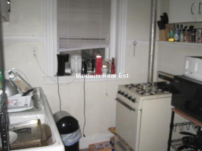 Building Photo - Allston 1 Bedroom Apartment - NO BROKER FEE