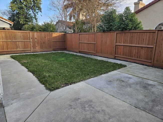 Building Photo - Remodeled Modern Home for Rent in Rocklin