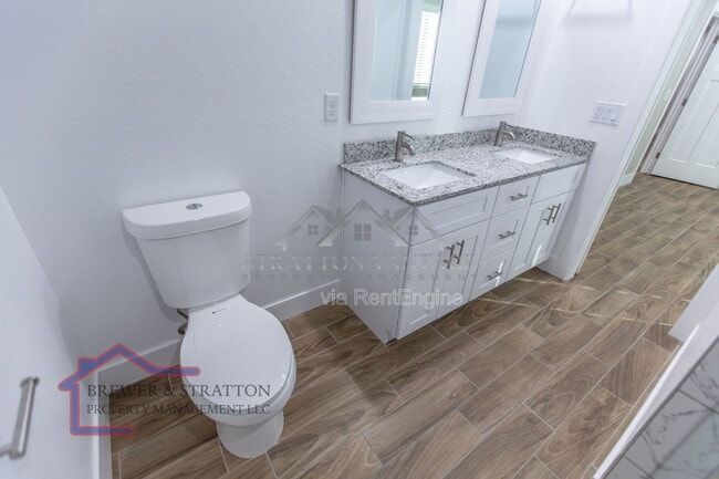 Building Photo - 2334 W Romley Rd