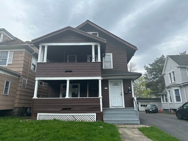 Building Photo - 229-231 Selye Ter