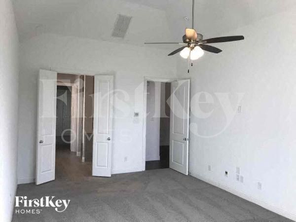 Building Photo - 816 Hollett Ct
