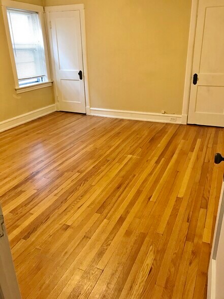 Building Photo - 2314 E Wyoming Pl