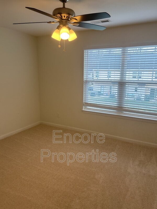 Building Photo - 121 Summerland Dr