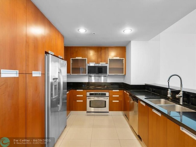 Building Photo - 7901 Hispanola Ave