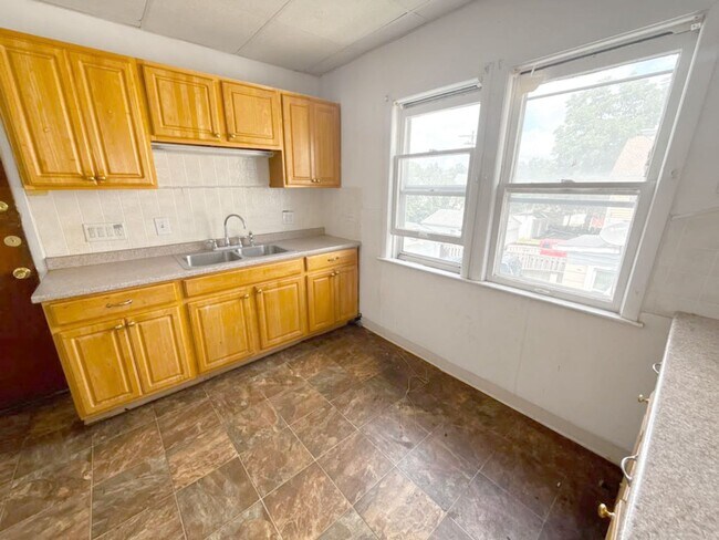 Building Photo - 4822 E 84th St