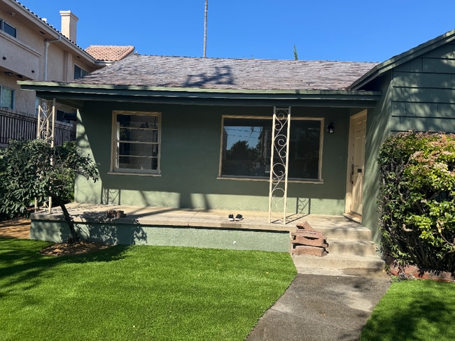 Building Photo - 13345 Burbank Blvd