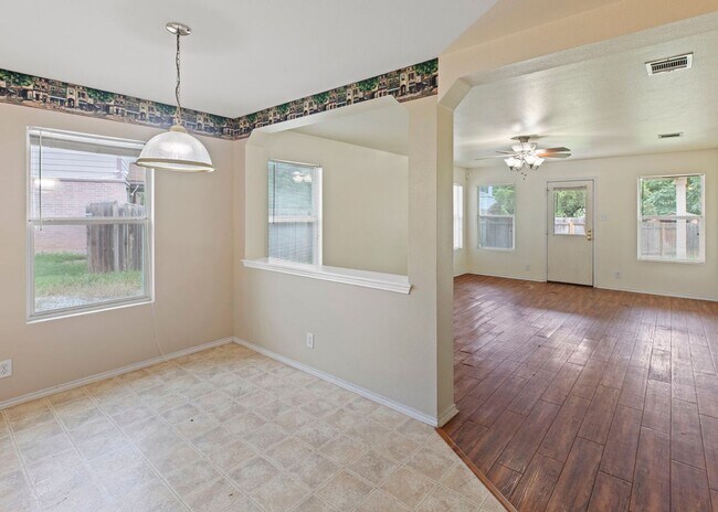 Building Photo - Adorable 1-Story in Westcreek!