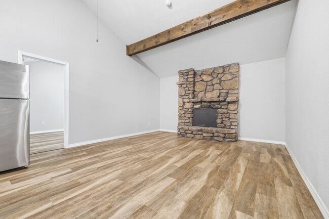 Building Photo - Ridgecrest