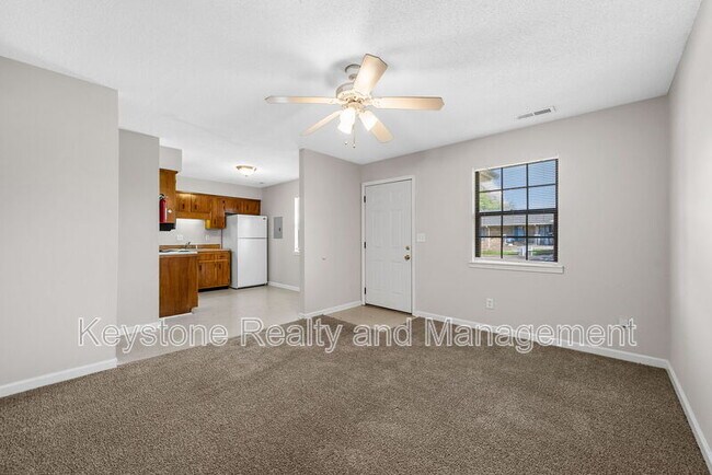 Building Photo - 1375 Thompsonville Ln