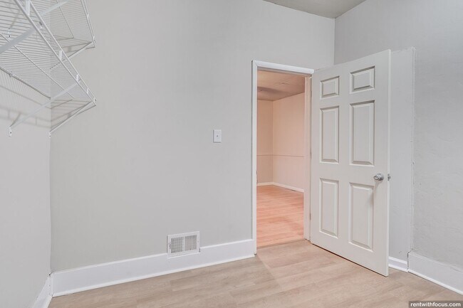 Building Photo - 645 5th St