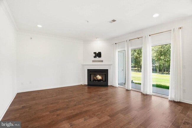 Building Photo - 638 Oakland Hills Dr