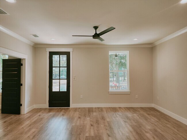 Building Photo - Stunning new executive home in Gulf Shores!