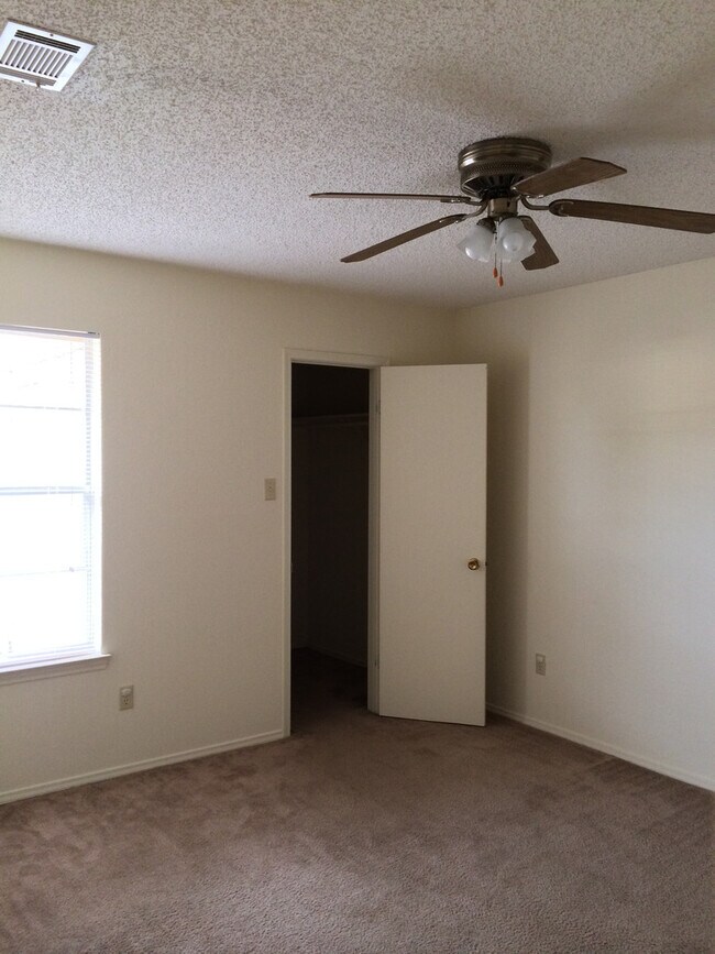 Duplex 1408 Chapel Ridge Rd Waco TX 76712 Apartment Finder