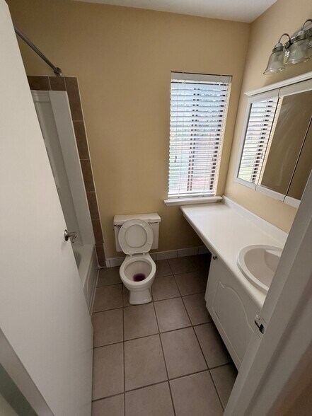 Building Photo - 252 Kips Ct