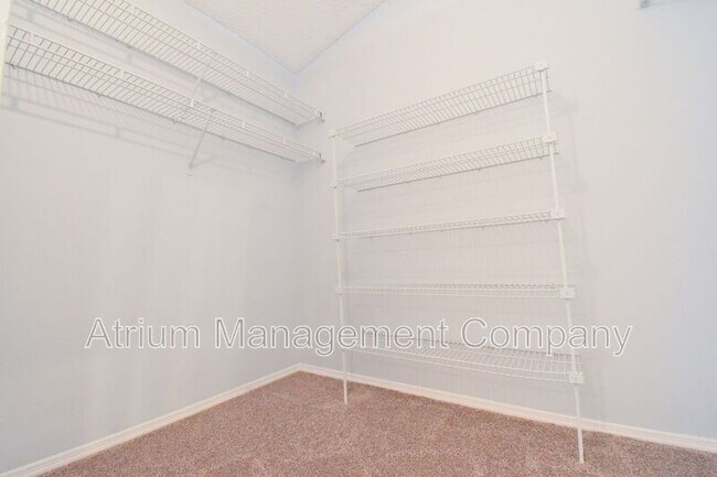 Building Photo - 277 Lakebreeze Cir